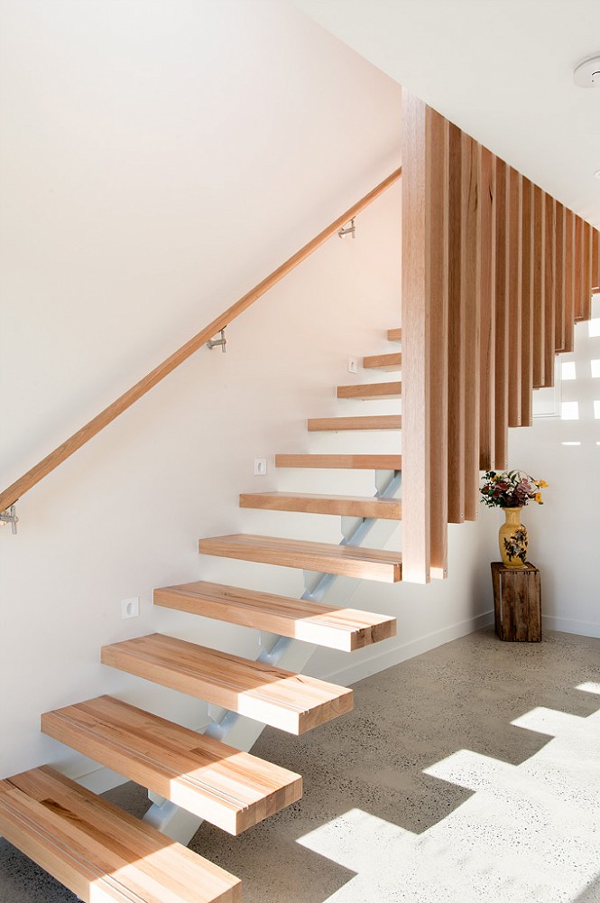 Modern staircase, solid wood treads,Floating staircase
