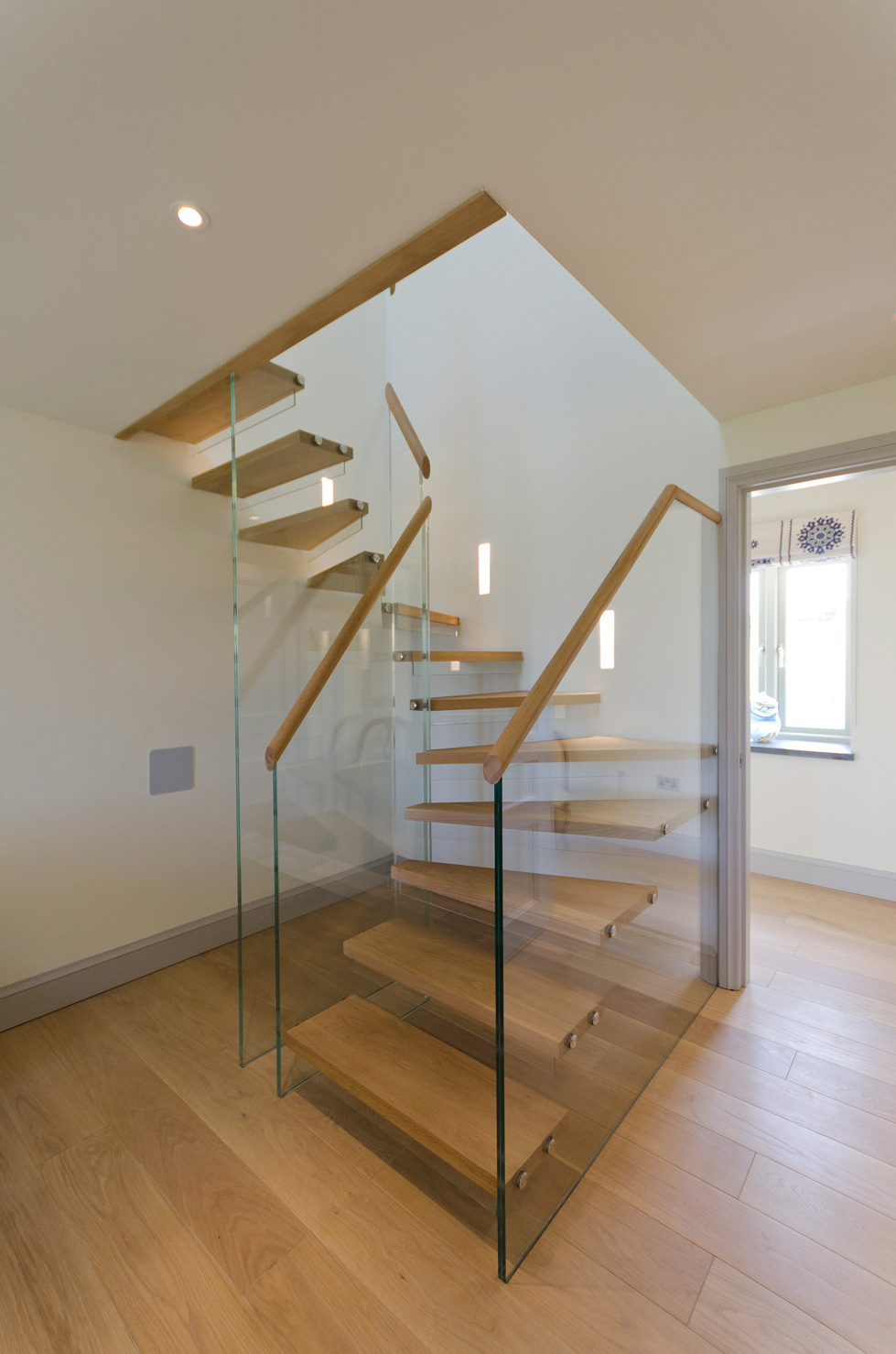 Prima modern indoor straight staircase